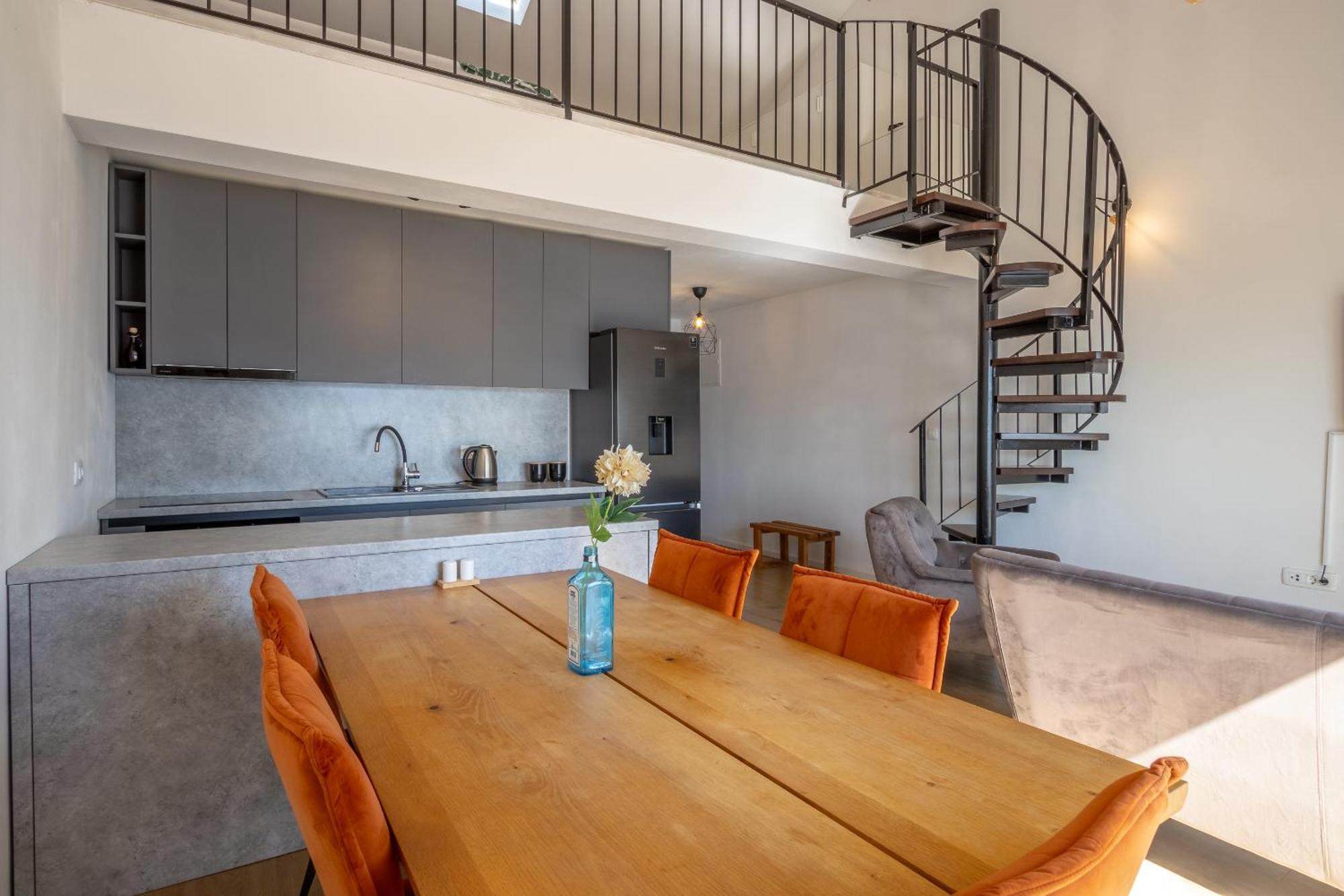 Апартаменти Apartman Rojo Оміш Екстер'єр фото